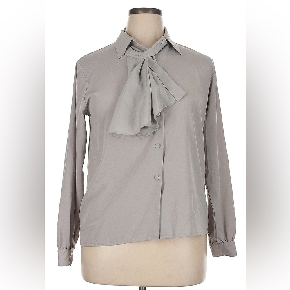 Yves St. Clair Gray Button Down Blouse with Notched Collar